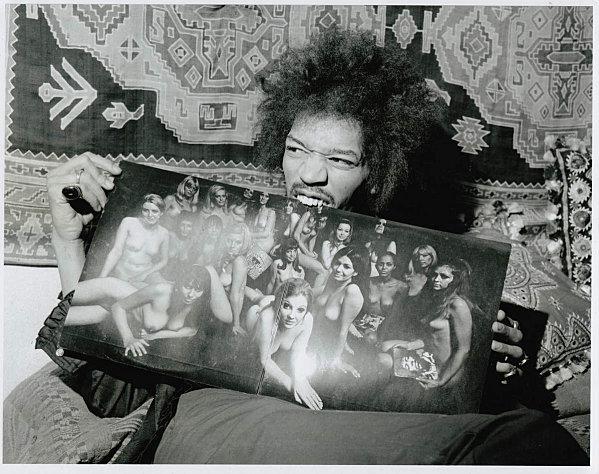 Jimi-Hendrix-with-Electric-Ladyland-LP.jpeg