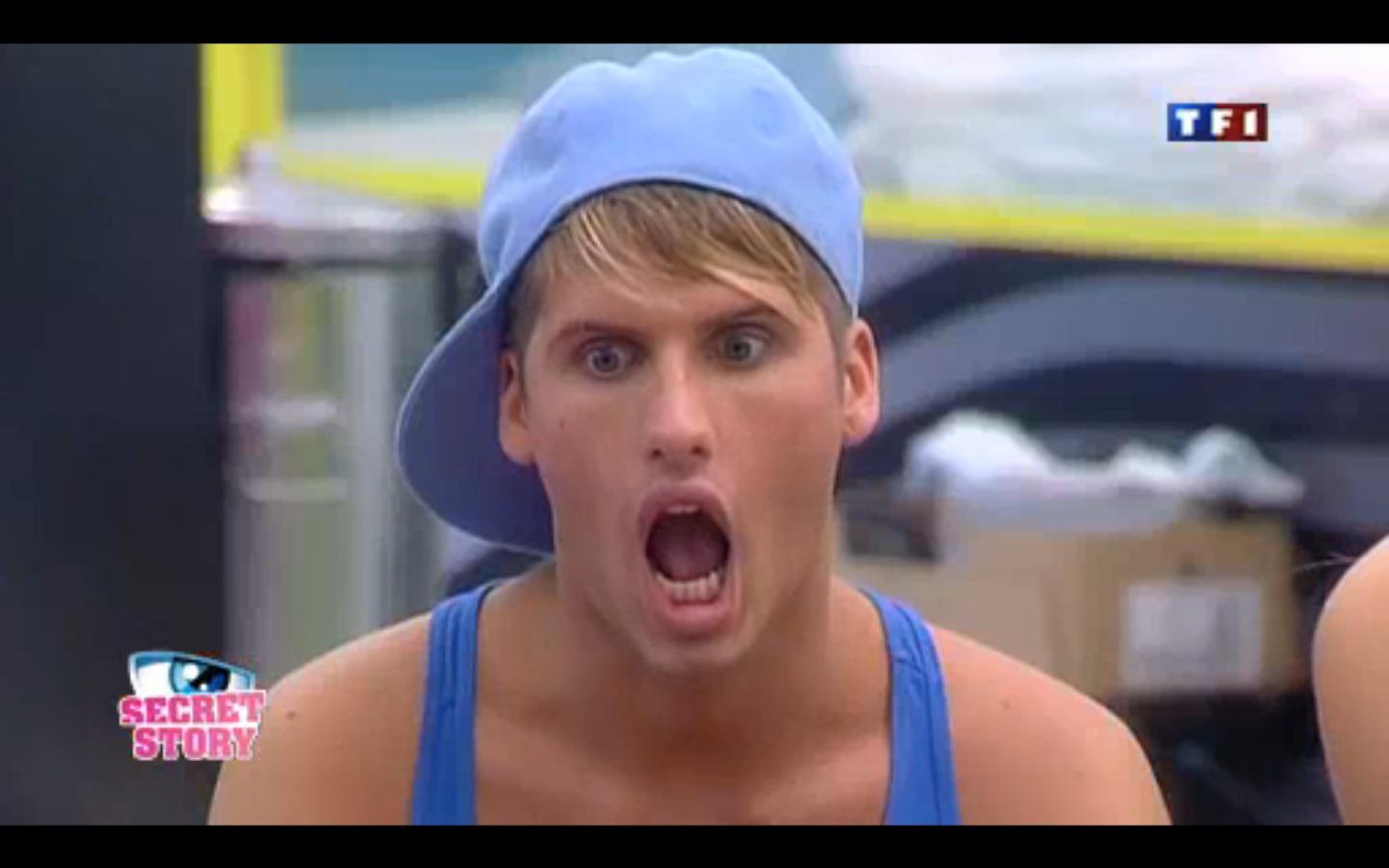 Secret story 4 – La journée de la politesse coute chère !  (VIDEO)