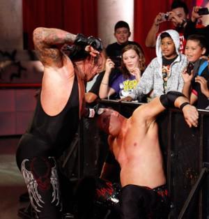 Kane sous les coups de l'Undertaker