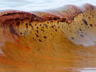 Wave carrying oil to Alabama coast : le pétrole est encore en Alabama