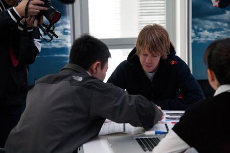 newey vettel gt5 oosgame oosdrive weebeetroc [actu GT V] Adrian Newey imagine la voiture parfaite pour Gran Turismo 5 