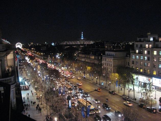 Les Champs-Elysées 