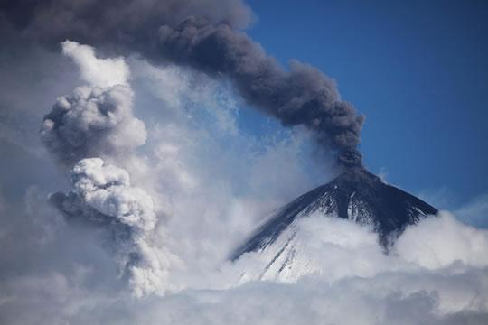 Eruption du volcan Klyuchevskoy