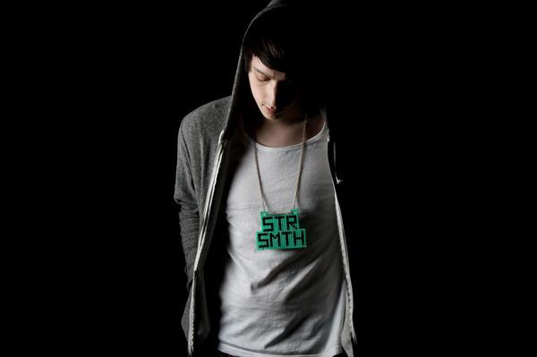 Starsmith: Give Me A Break - Video
Starsmith s’est fait...