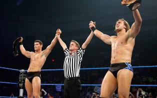 La Hart Dynasty ne parvient pas à reprendre son titre