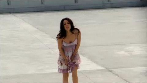 Sofia Essaidi ... Incrustez-vous dans les coulisses du shooting de son album