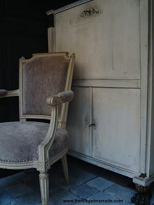 Paire de fauteuils style Louis XVI