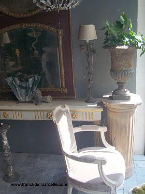 Paire de fauteuils style Louis XVI