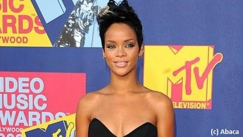 Rihanna ... La pochette de son nouvel album, Loud