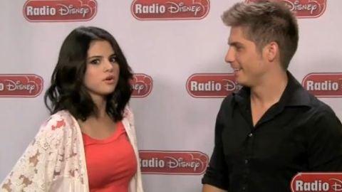 Selena Gomez ... Appelez-la pour la draguer