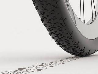 Le pneu de vélo Spread your love