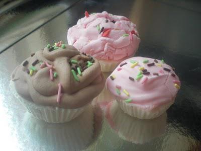Cupcakes de bain effervecents chocolat au lait et lait fraise