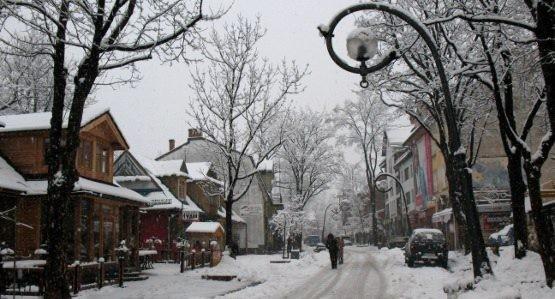 http://img.trojmiasto.pl/zdj/c/9/12/555x0/126233-Zakopane-w-sniegu.jpg
