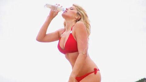 Ken Carlter et Célyne Durand ... Leur clip sexy, Hot Summer With My Love