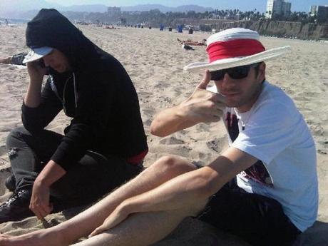 No Age: Glitter - MP3 + Album Streaming
Everything In Between...