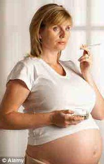 W-pregnant-woman-smoking-nicotine-abuse-nicotine-effect