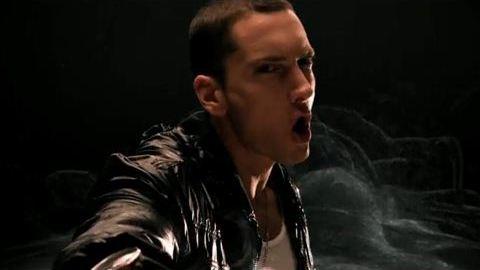 Eminem et Lil Wayne ... Place au clip No Love