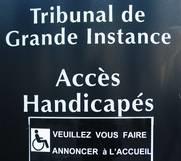 Handicap, accès aux batiments de justice et absence d’obligation positive générale d’aménagement (Cour EDH, Dec. 3e Sect. 14 septembre 2010, Alois Farcaş c. Roumanie)