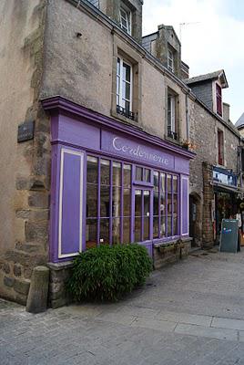 Devanture ancienne .