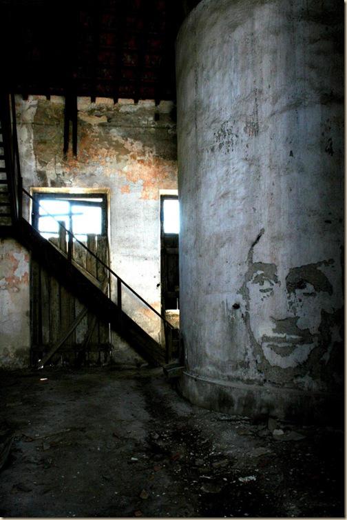 Vhils