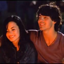 Demi Lovato et Joe Jonas dans Camp Rock 2 Le Face à Face