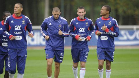 Photos ... L'équipe de France de football à Clairefontaine le 05/10/2010 avec Purefans News
