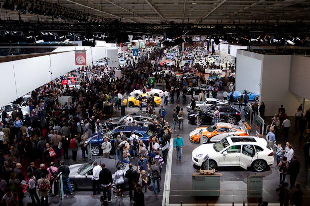 salon mondial automobile stand porsche