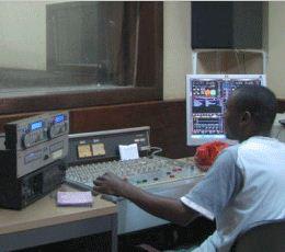 La télévision nationale du Cameroun est à refonder.