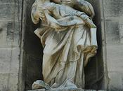voûte niche creuse trompe saillante au-delà d'un plan pour statue Vierge l'enfant, quai Ligne Avignon (84).