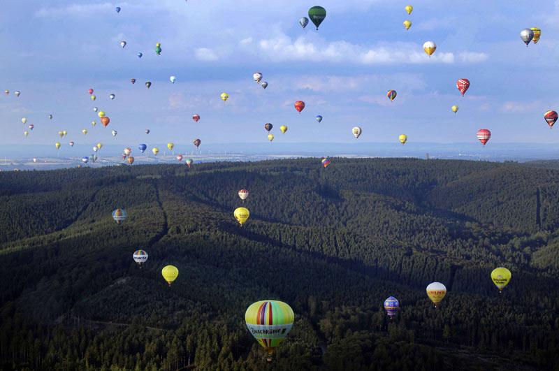Pour sa 18ème édition, la montgolfiade internationale de Warstein en Allemagne a débuté ce week-end avec au total, 137 montgolfières.