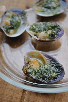 Palourdes farcies au beurre aillé