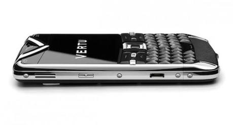 vertu-constellation-quest-phone-side Image vertu constellation quest phone side 550x296 Vertu Constellation Quest