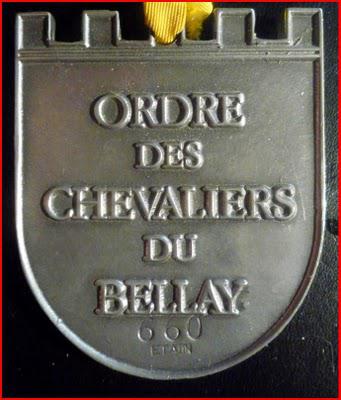 ..LES CHEVALIERS DU BELLAY.Les Ponots se reconnaîtront....