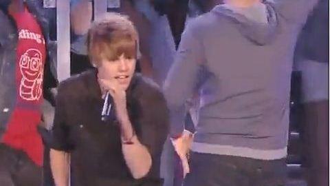 Justin Bieber ... Ecoutez la version métal de sa chanson Baby