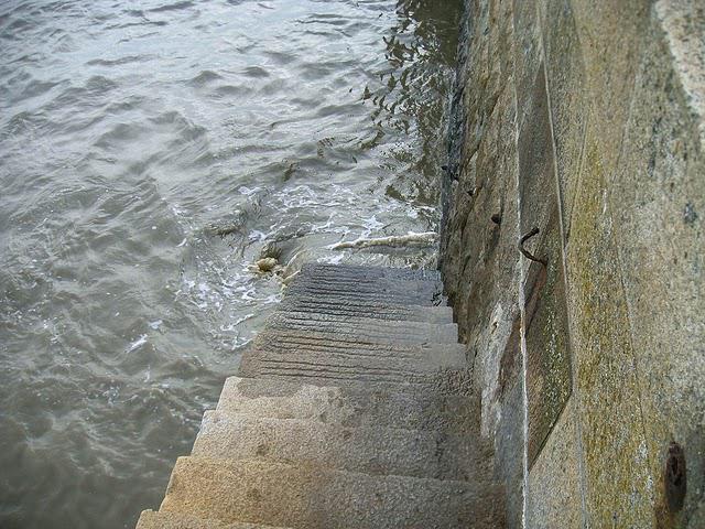 pendant que les enfants jouent