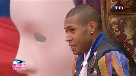 Secret Story 4 ... Senna écrit une lettre d'amour à Stéphanie