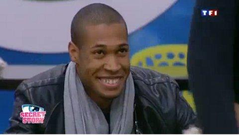 Secret Story 4 ... Stéphanie passe la nuit avec Senna