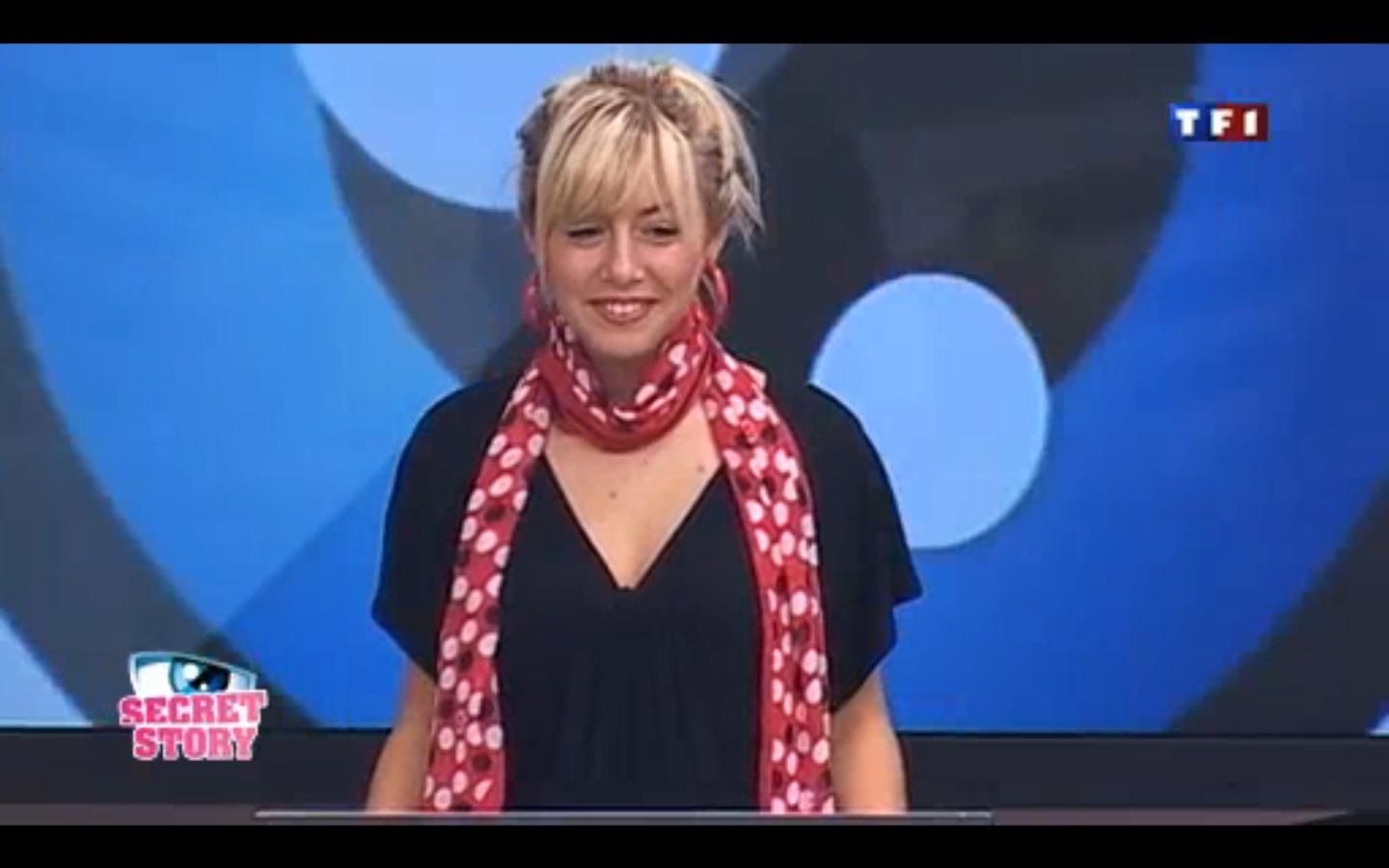 Secret story 4 – Senna et Stéphanie dans la Love Capsule ! (VIDEO)