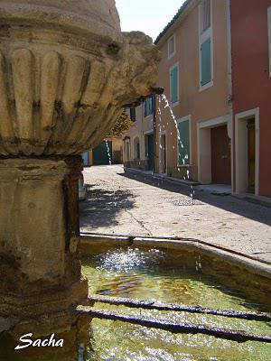 A la recherche des fontaines ..... ¨Pernes les Fontaines