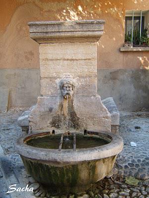 A la recherche des fontaines ..... ¨Pernes les Fontaines
