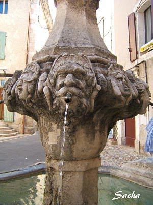 A la recherche des fontaines ..... ¨Pernes les Fontaines