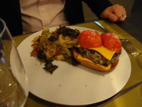 20100929 Atelier Escalope 02 burger veau LAtelier de lEscalope, rue de Verneuil, 75007 Paris (ChrisoScope)
