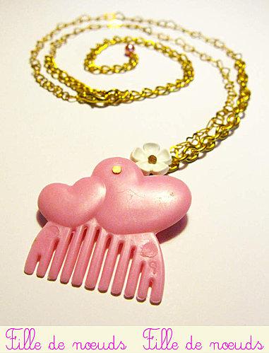 bijou-jouet-collier-brosse-a-coeur.jpg
