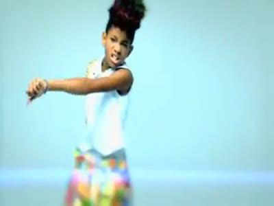 Willow Smith - Whip My Hear (Clip)
