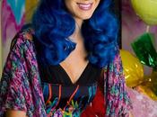 Katy Perry pour vive vernis crack