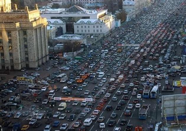 Circulation très chargée dans le centre de Moscou