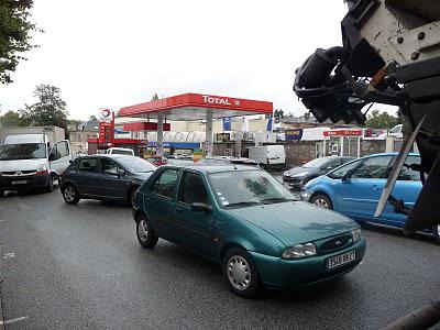 Bussereau : « il n'y a pas de pénurie à la pompe », est un vilain menteur