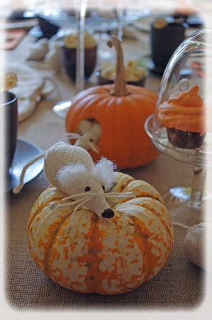 Au secours....J'suis envahie par des petites souris... halloween_019_modifi__1