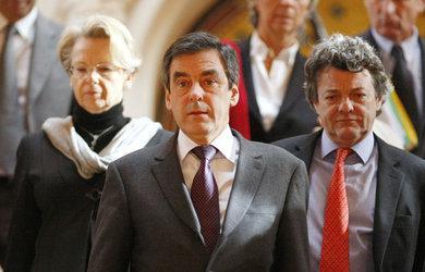 Du rififi au gouvernement : Fillon ne kiffe pas Borloo ! borloo-mam-fillon-compet-1er-ministre-oct-2010.1287952743.jpg