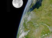 envoient dans l'espace caméra iPhone utilisant ballon météo...